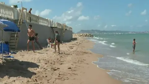 Los vecinos de Tavernes protestan Los vecinos de Tavernes protestan