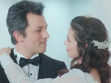 El final feliz de Bahar y Ceyda en una emocionante doble boda: “Gracias, Arif” El final feliz de Bahar y Ceyda en una emocionante doble boda: “Gracias, Arif”