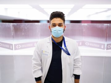 En la imagen, uno de los investigadores, el neurocirujano del Hospital Universitario Nuestra Se&ntilde;ora de la Candelaria en Santa Cruz de Tenerife Jes&uacute;s Mart&iacute;n-Fern&aacute;ndez