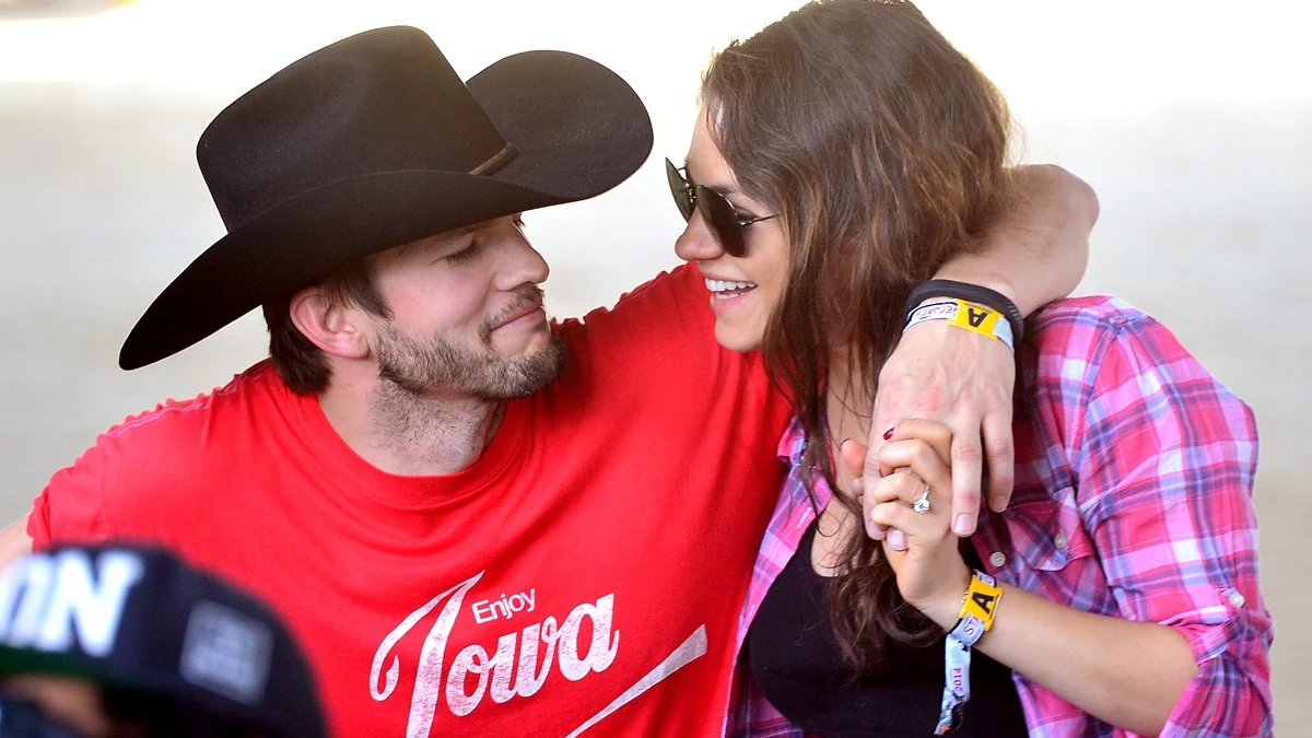 Ashton Kutcher y Mila Kunis Ashton Kutcher y Mila Kunis