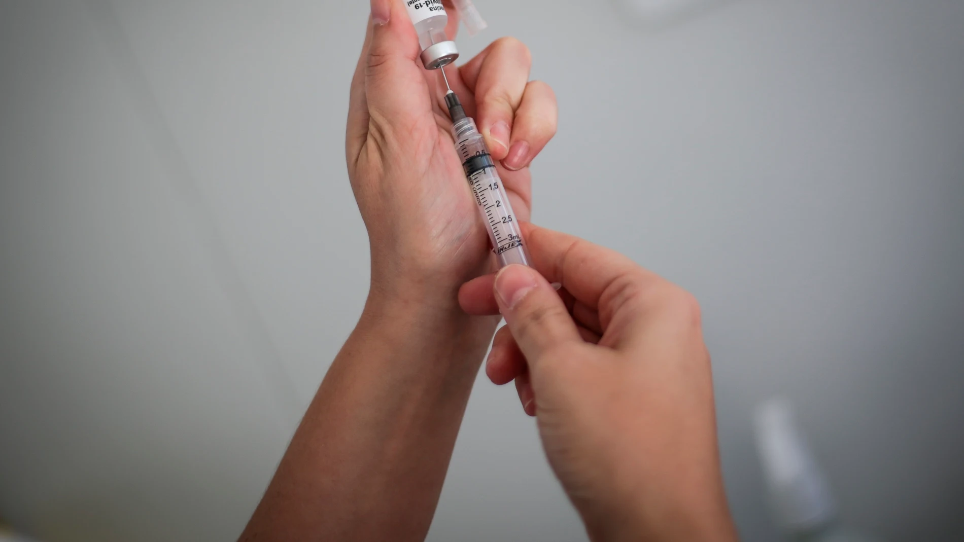 Cómo pedir ciSuspenden los ensayos en humanos de la vacuna española 