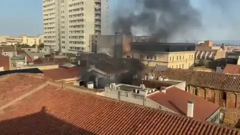 Muere una niña de 4 años tras incendiarse una vivienda en Terrassa Muere una niña de 4 años tras incendiarse una vivienda en Terrassa