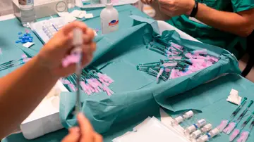 25 personas de Biar en Alicante recibirán una tercera dosis de la vacuna del coronavirus por un error 25 personas de Biar en Alicante recibirán una tercera dosis de la vacuna del coronavirus por un error