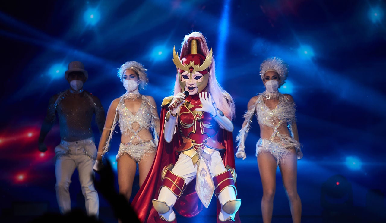 Dama Centella  se desmelena con ‘Please don’t stop the music’ en la Gran Final 