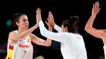 España culmina una gran remontada ante Serbia para poner un pie en cuartos de final de los Juegos Olímpicos España culmina una gran remontada ante Serbia para poner un pie en cuartos de final de los Juegos Olímpicos