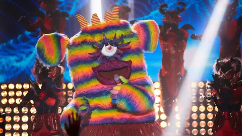 Monstruita saca su lado más rebelde con ‘La niña que llora en tus fiestas’ en la Gran Final Actuaciones | Gran Final