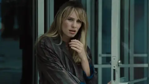 Dylan Penn en 'Flag Day' Dylan Penn en 'Flag Day'