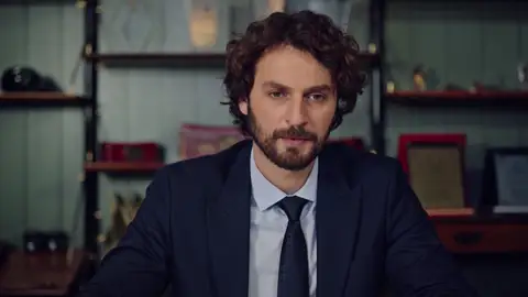 Birkan Sokullu, sobre Han: “Vivir lejos de su familia le ha marcado profundamente” Entrevista exclusiva