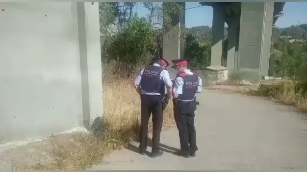Aparece una mujer calcinada junto a un coche con un hombre muerto y una ni&ntilde;a herida en Sant Vicen&ccedil; de Castellet