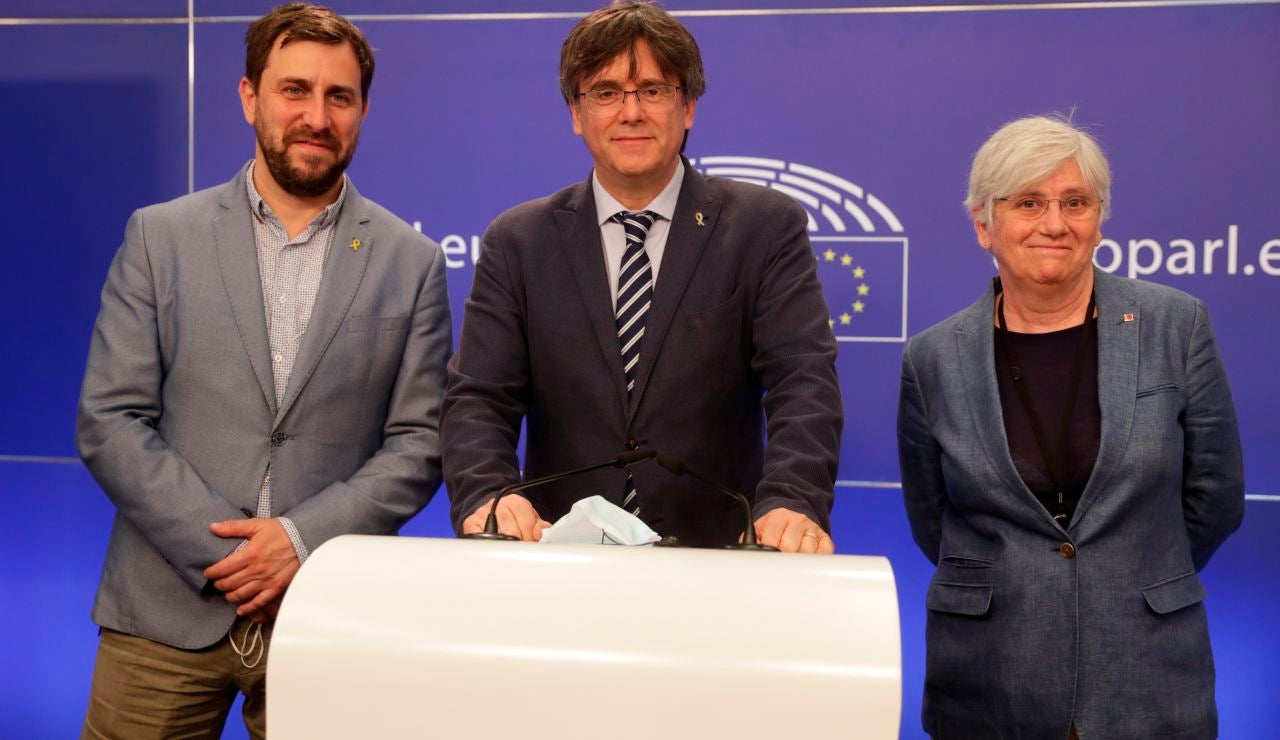 Toni Com&iacute;n, Carles Puigdemont y Clara Ponsat&iacute;