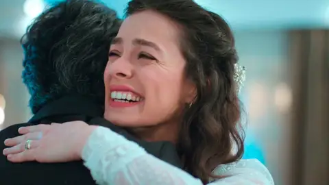 Bahar y Arif en el día de su boda Mujer