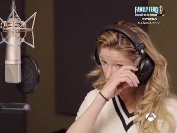Anne Igartiburu se rompe en el estudio con ‘La niña que llora en tus fiestas’ Anne Igartiburu se rompe en el estudio con ‘La niña que llora en tus fiestas’