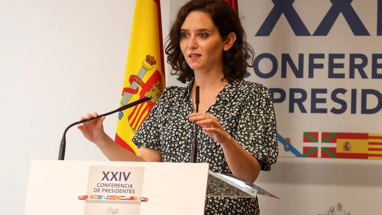 La presidenta de la Comunidad de Madrid, Isabel Díaz Ayuso, comparece al término de la reunión de trabajo de la XXIV Conferencia de Presidentes, el máximo órgano político de coordinación multilateral, celebrada este viernes en el Convento de San Esteban, en Salamanca La presidenta de la Comunidad de Madrid, Isabel Díaz Ayuso, comparece al término de la reunión de trabajo de la XXIV Conferencia de Presidentes, el máximo órgano político de coordinación multilateral, celebrada este viernes en el Convento de San Esteban, en Salamanca