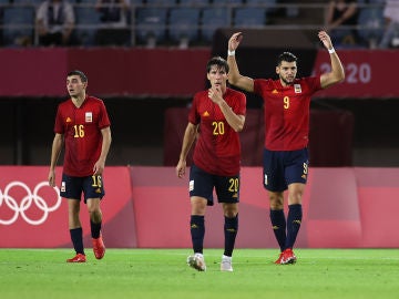 Un hat-trick de Rafa Mir permite a España vencer a Costa de Marfil y ya está en semifinales