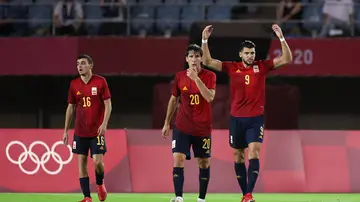 Un hat-trick de Rafa Mir permite a España vencer a Costa de Marfil y ya está en semifinales Un hat-trick de Rafa Mir permite a España vencer a Costa de Marfil y ya está en semifinales