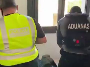 Los Mossos detienen en Barcelona a 4 atracadores pertenecientes a 2 grupos de asaltos a comercios de Cataluña