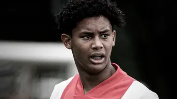 Muere Noah Gesser, promesa del Ajax de 16 años, en un accidente de coche junto a su hermano Muere Noah Gesser, promesa del Ajax de 16 años, en un accidente de coche junto a su hermano