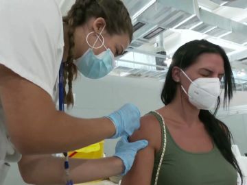 La Comunidad de Madrid alcanza el 70% de la poblaci&oacute;n inmunizada con dos dosis
