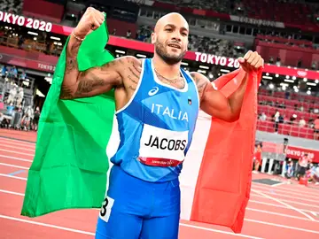 El italiano Jacobs sucede a Usain Bolt y se corona en los 100 metros lisos de los JJOO de Tokio El italiano Jacobs sucede a Usain Bolt y se corona en los 100 metros lisos de los JJOO de Tokio