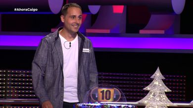 “Me estoy meando desde el principio”: Arturo Valls rememora una de las presentaciones más surrealistas de ‘¡Ahora caigo!’