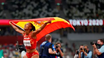 Ana Peleteiro se cuelga el bronce en triple salto y consigue el récord de España Ana Peleteiro se cuelga el bronce en triple salto y consigue el récord de España