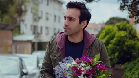 Murat hace trizas la ilusión de Demir para reconciliarse con Candan Murat hace trizas la ilusión de Demir para reconciliarse con Candan