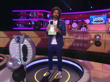 El emotivo regalo de Raúl Gómez a Palmira en el Especial ‘¡Ahora caigo!’: “Los llevaré con mucho cariño” El emotivo regalo de Raúl Gómez a Palmira en el Especial ‘¡Ahora caigo!’: “Los llevaré con mucho cariño”