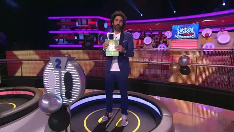 El emotivo regalo de Raúl Gómez a Palmira en el Especial ‘¡Ahora caigo!’: “Los llevaré con mucho cariño” El emotivo regalo de Raúl Gómez a Palmira en el Especial ‘¡Ahora caigo!’: “Los llevaré con mucho cariño”