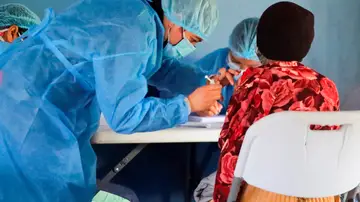 Los países que inoculan a la población con la tercer dosis de la vacuna COVID-19 Los países que inoculan a la población con la tercer dosis de la vacuna COVID-19