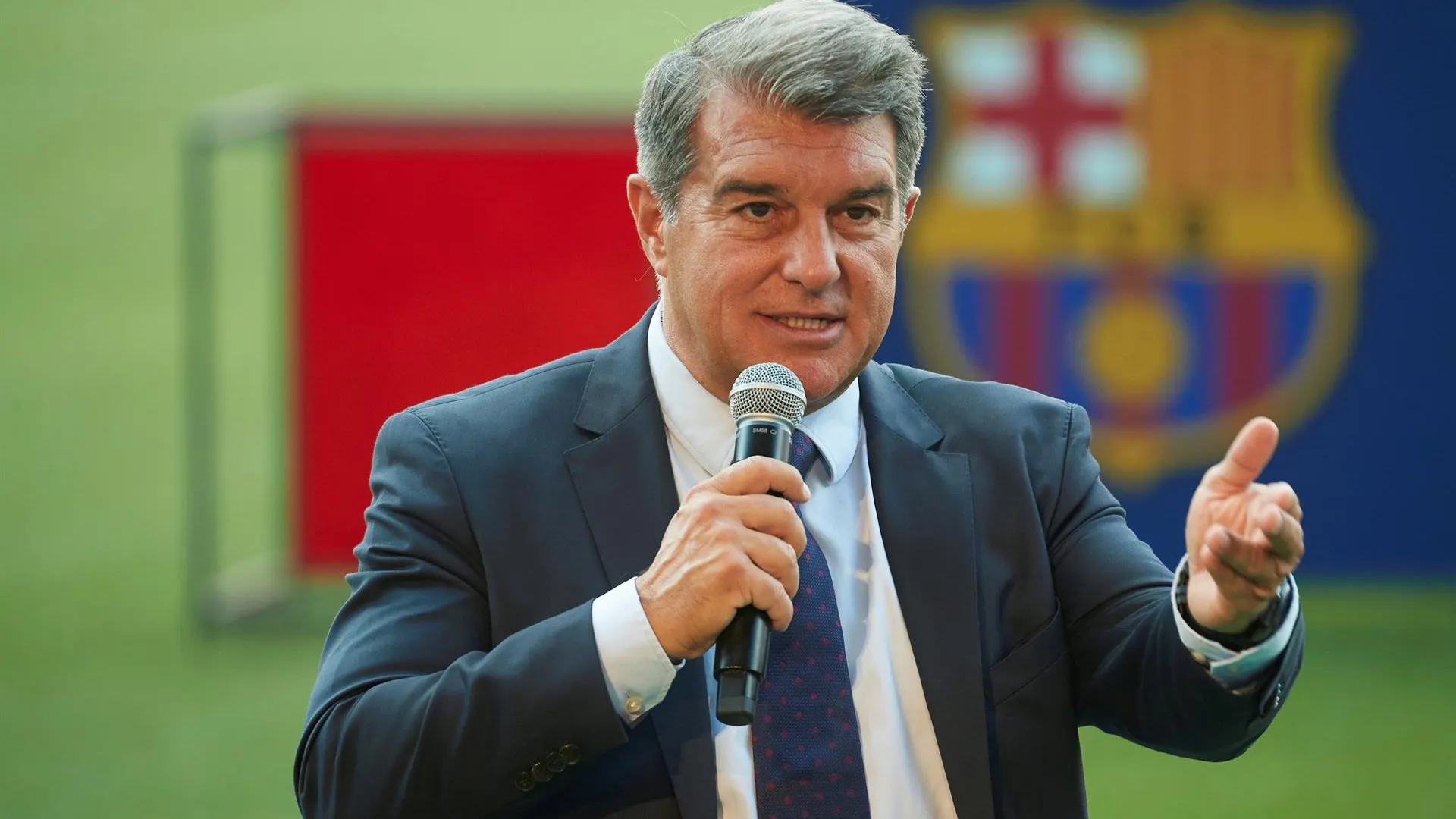 Joan Laporta: "El contrato de Messi aún no está resuelto del todo" Joan Laporta: "El contrato de Messi aún no está resuelto del todo"