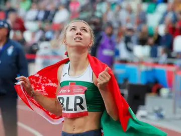 La atleta bielorrusa Tsimanouskaya pide asilo después de criticar a su país y que la obligaran a regresar La atleta bielorrusa Tsimanouskaya pide asilo después de criticar a su país y que la obligaran a regresar