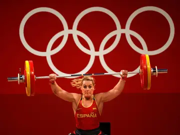 Lydia Valentín no finaliza su participación por molestias físicas y se complica su posibilidad de lograr una medalla Lydia Valentín no finaliza su participación por molestias físicas y se complica su posibilidad de lograr una medalla