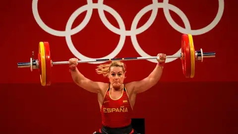 Lydia Valentín no finaliza su participación por molestias físicas y se complica su posibilidad de lograr una medalla Lydia Valentín no finaliza su participación por molestias físicas y se complica su posibilidad de lograr una medalla