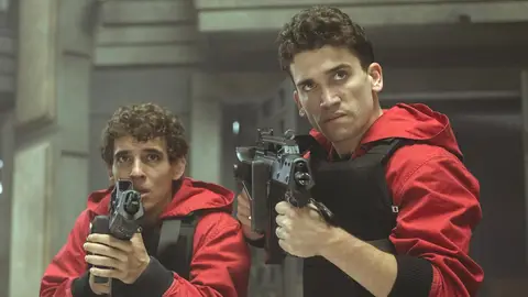 Miguel Herrán y Jaime Lorente en 'La Casa de Papel' Miguel Herrán y Jaime Lorente en 'La Casa de Papel'