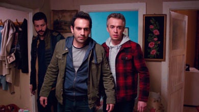 Demir descubre que Ahmet ha cumplido su amenaza, ¿dónde están Öykü, Candan y Sevgi?