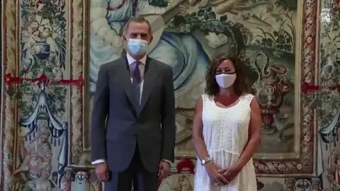 Felipe VI con Francina Armengol, presidenta de las Islas Baleares Felipe VI con Francina Armengol, presidenta de las Islas Baleares