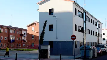 Un herido por arma de fuego y un policía muy grave al acudir al suceso en el barrio de Pajarillos, Valladolid Un herido por arma de fuego y un policía muy grave al acudir al suceso en el barrio de Pajarillos, Valladolid