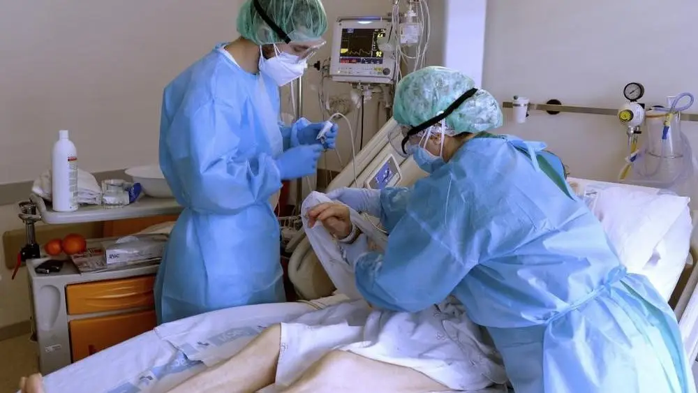 Joven hospitalizado 25 años Joven hospitalizado 25 años