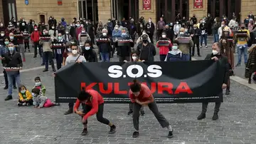 Los artistas denuncian que el SEPE les esté pidiendo devolver las ayudas que recibieron durante la pandemia por trabajar a tiempo parcial Los artistas denuncian que el SEPE les esté pidiendo devolver las ayudas que recibieron durante la pandemia por trabajar a tiempo parcial