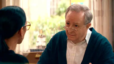 Pelayo descubre a Manolita los peligros personales de su guerra con Beltrán Pelayo descubre a Manolita los peligros personales de su guerra con Beltrán