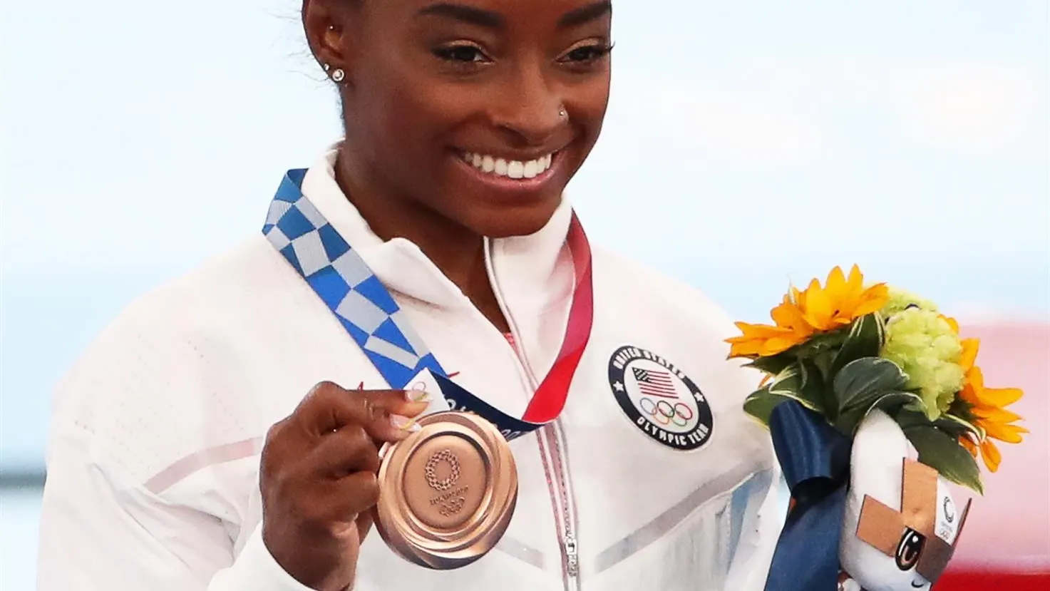 Simone Biles regresa a la competición y logra el bronce Simone Biles regresa a la competición y logra el bronce