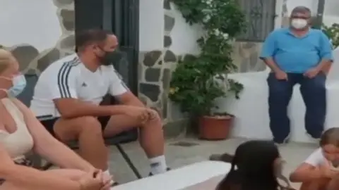 El pueblo de Cádiz en el que piden que las charlas al fresco sean Patrimonio de la Humanidad El pueblo de Cádiz en el que piden que las charlas al fresco sean Patrimonio de la Humanidad