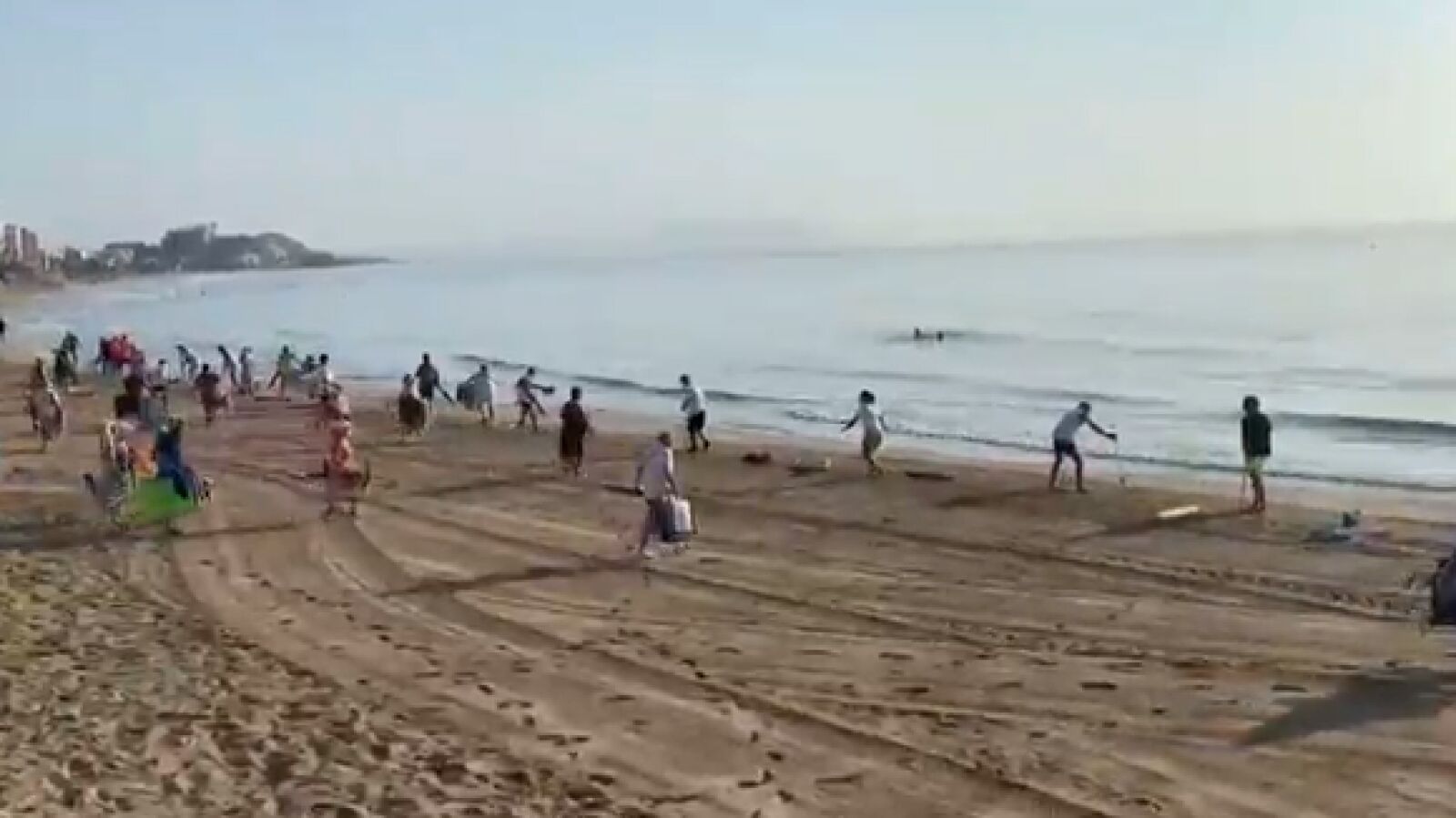 Guerra entre los bañistas por la primera línea de playa en Oropesa del Mar