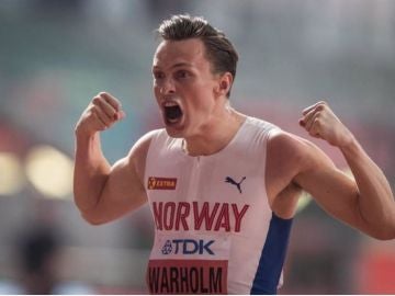 El atleta Karsten Warholm consigue el oro en los Juegos Olímpicos y bate su récord mundial de 400 metros vallas