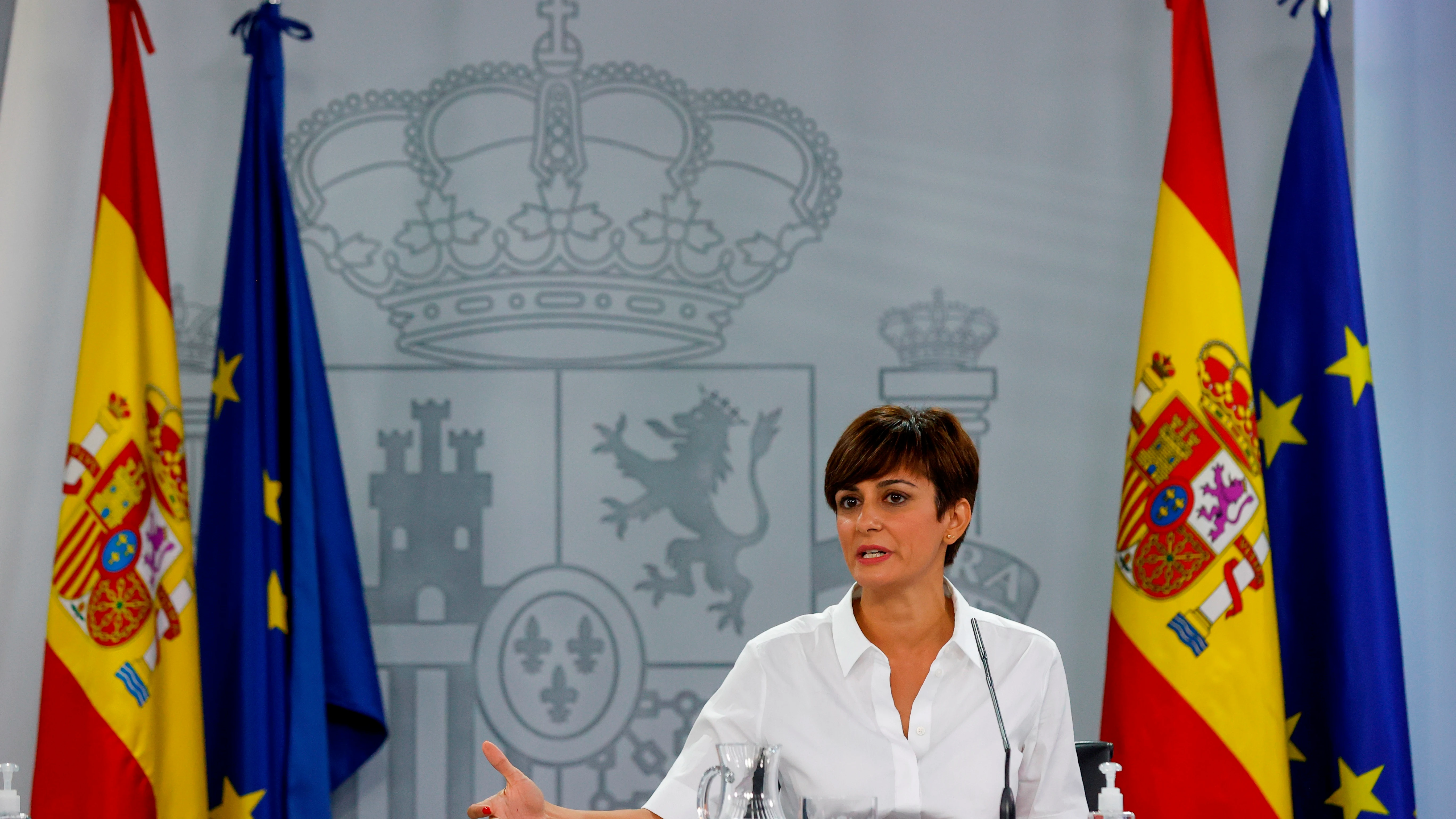 El Gobierno defiende los acuerdos con Cataluña por el "interés general": "No nos hemos vendido" El Gobierno defiende los acuerdos con Cataluña por el "interés general": "No nos hemos vendido"