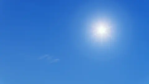 Un pueblo de Italia instala un espejo para tener luz Un pueblo de Italia instala un espejo para tener luz