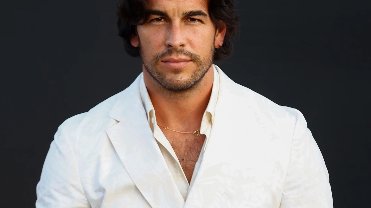 Mario Casas con su nuevo look Mario Casas con su nuevo look