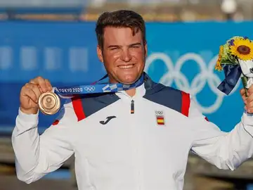 Joan Cardona se cuelga el bronce, primera medalla para vela Joan Cardona se cuelga el bronce, primera medalla para vela