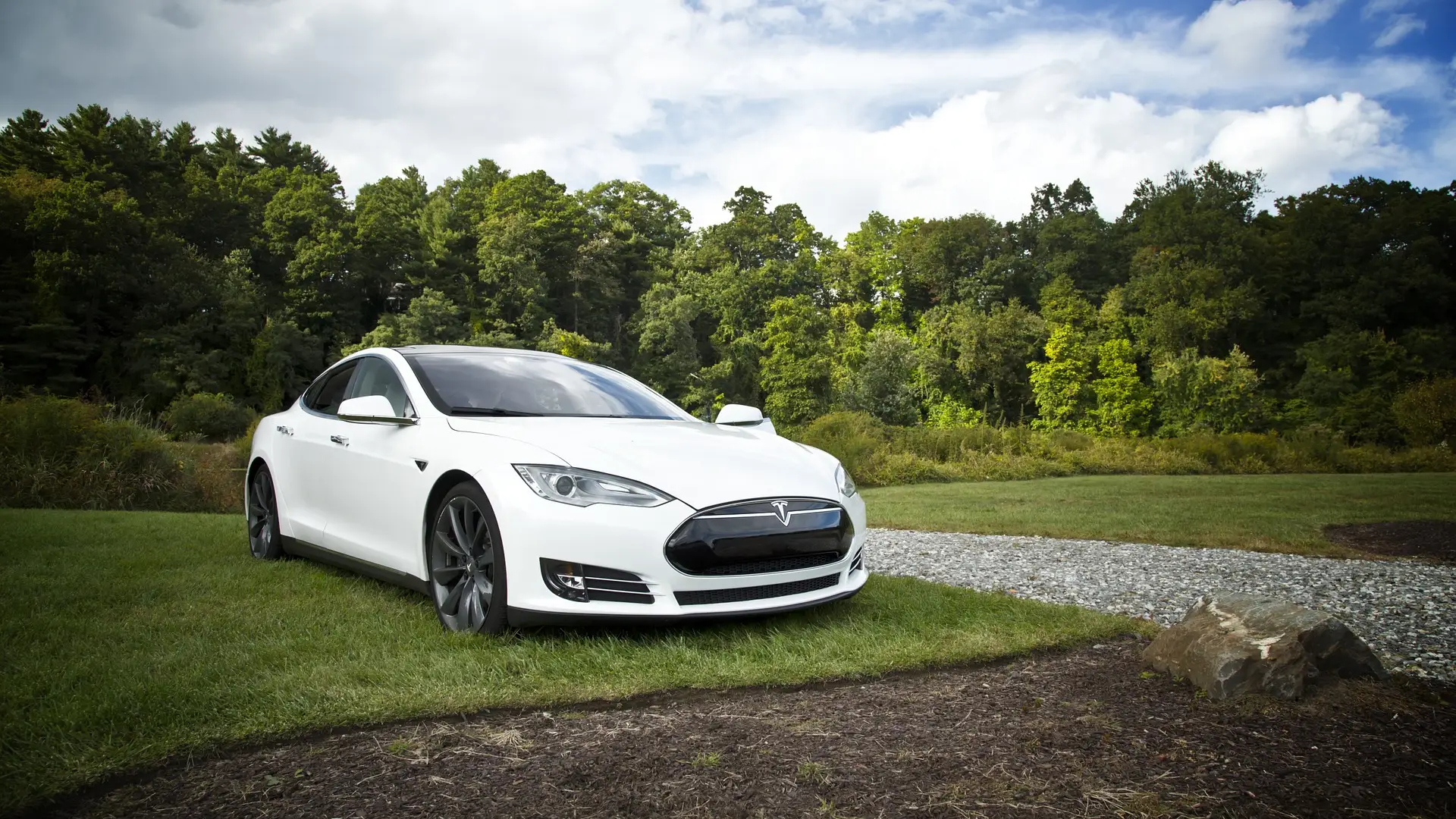 El piloto automático de un Tesla salva a un conductor dormido al volante El piloto automático de un Tesla salva a un conductor dormido al volante