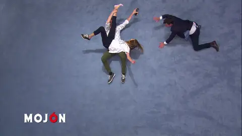 Arturo Valls, ante la actuación de Edu Soto y Laura Sánchez en ‘Alfabody’: “Quiero una tipografía así para mi ordenador” Arturo Valls, ante la actuación de Edu Soto y Laura Sánchez en ‘Alfabody’: “Quiero una tipografía así para mi ordenador”